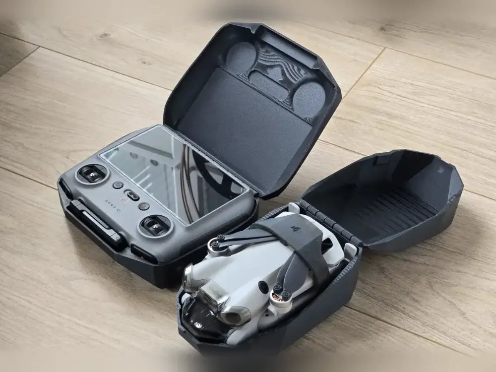 DJI Mini 4 Pro and RC2 Case